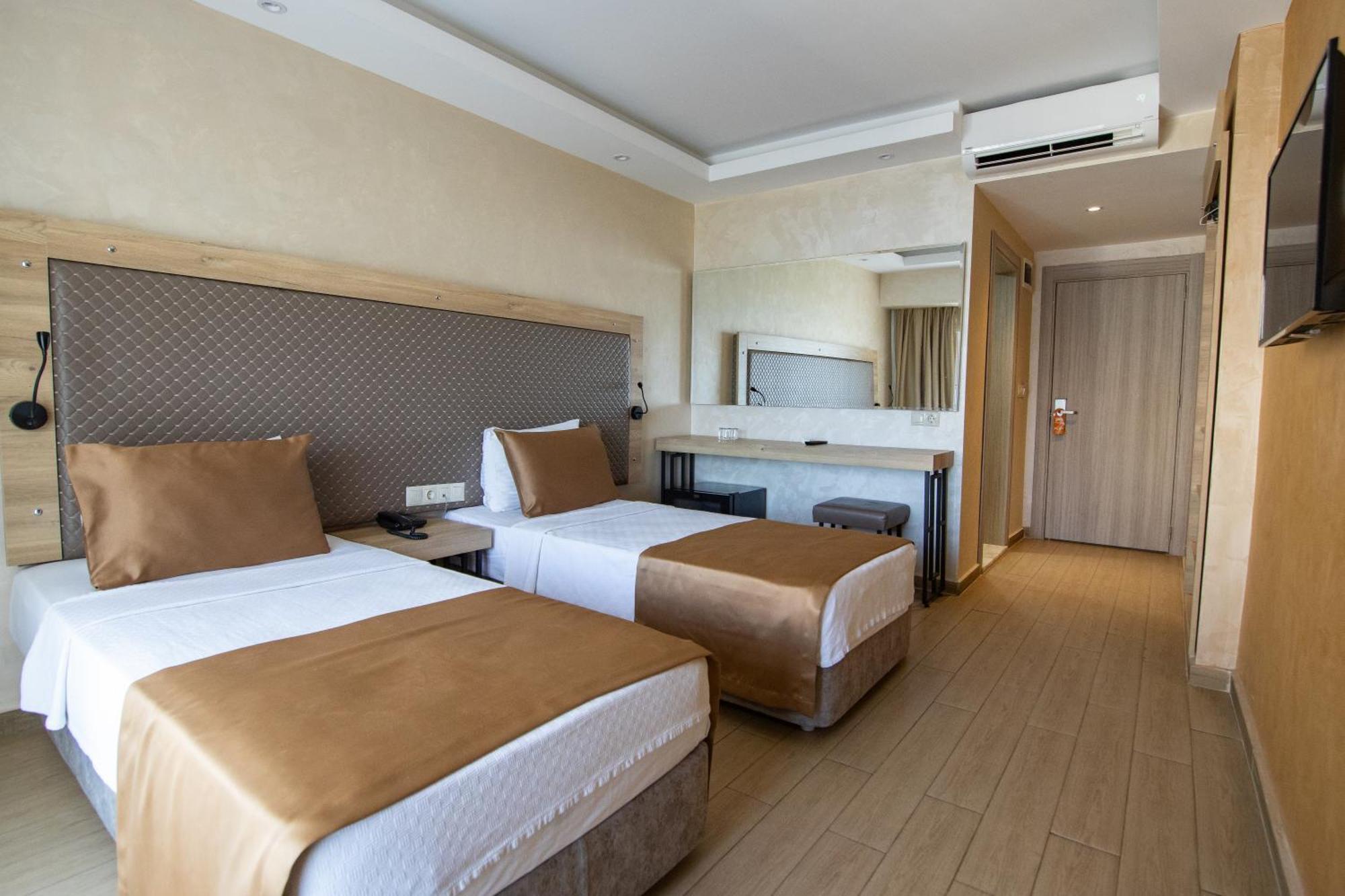 Point Beach Hotel Marmaris Exterior photo